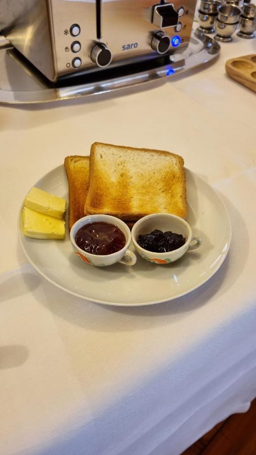 Weisses Kreuz - Crusch Alva Bed & Breakfast Samedan Dış mekan fotoğraf