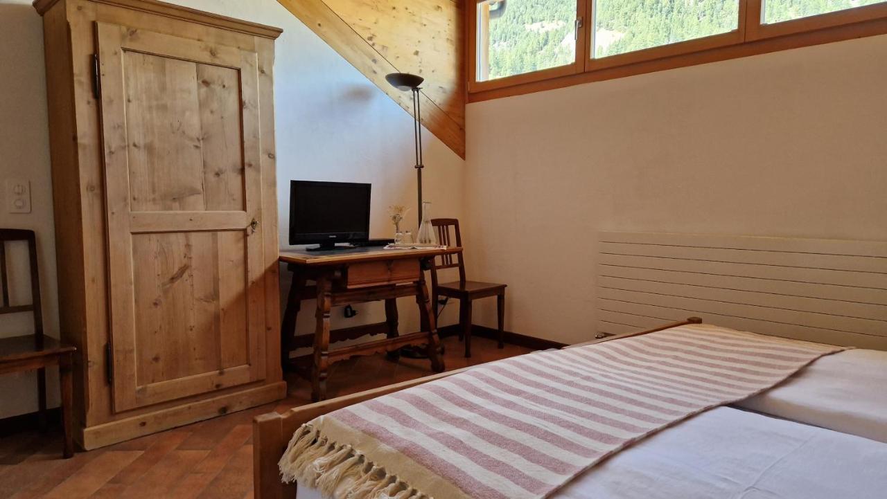 Weisses Kreuz - Crusch Alva Bed & Breakfast Samedan Dış mekan fotoğraf